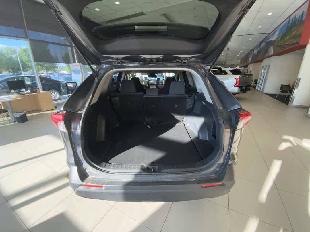 Thumbnail: 2019 Toyota RAV4 - 24