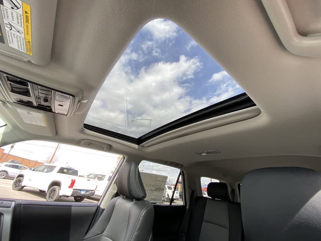 Thumbnail: 2024 Toyota 4Runner - 24