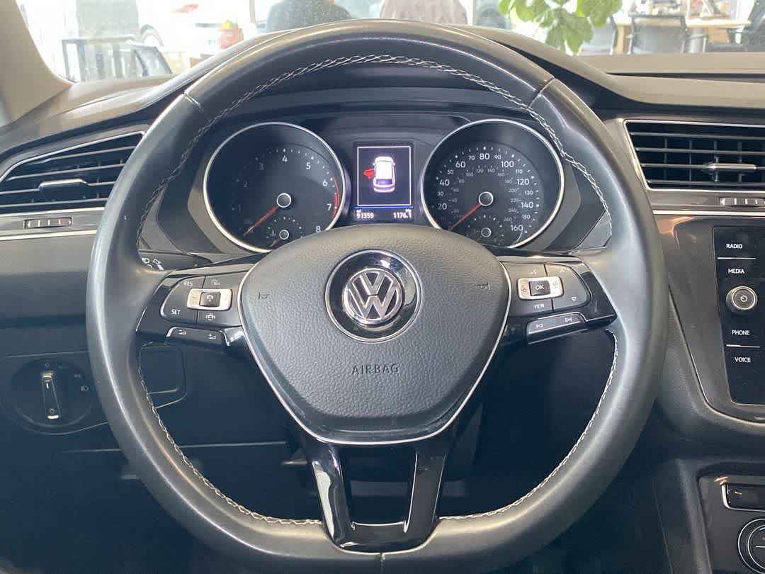 Thumbnail: 2021 Volkswagen Tiguan - 17