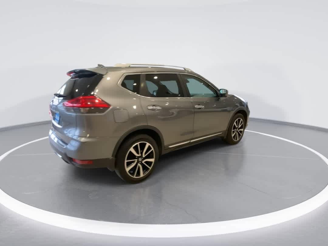 Thumbnail: 2017 Nissan Rogue - 8