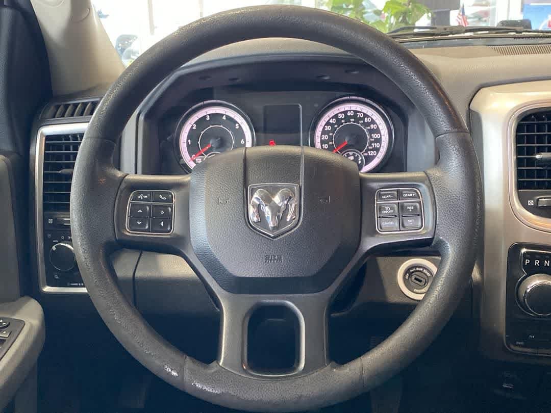 Thumbnail: 2020 RAM 1500 Classic - 17