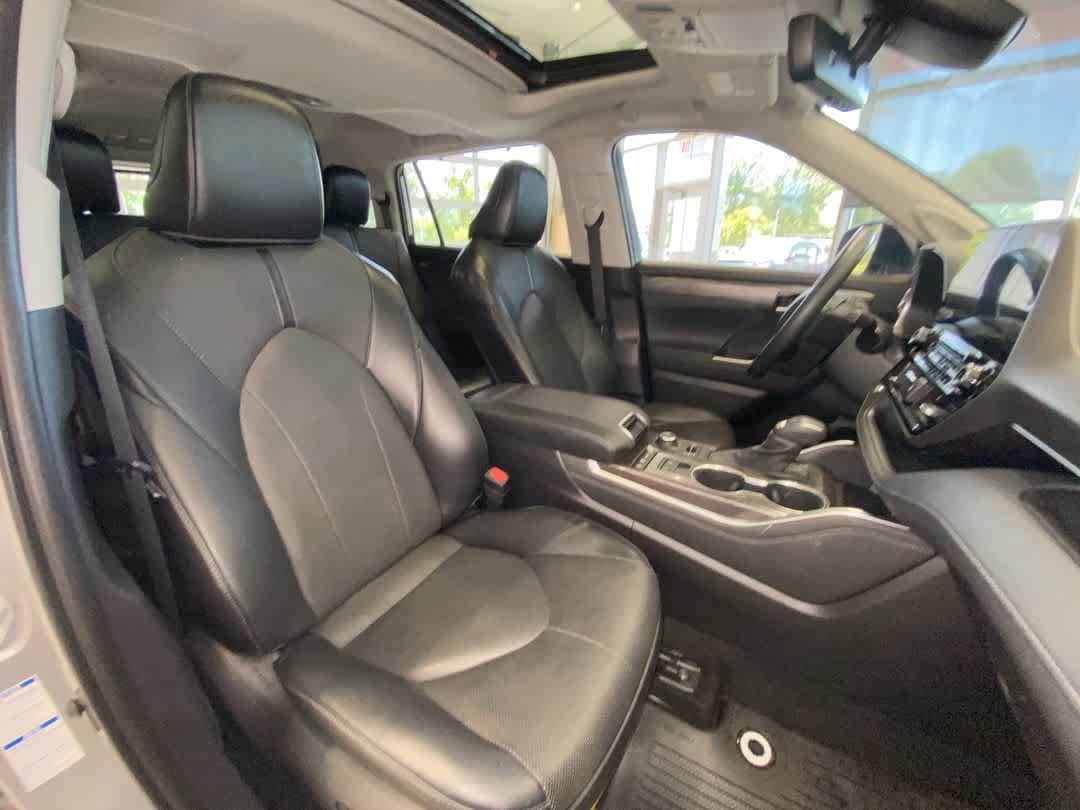 Thumbnail: 2022 Toyota Highlander - 27