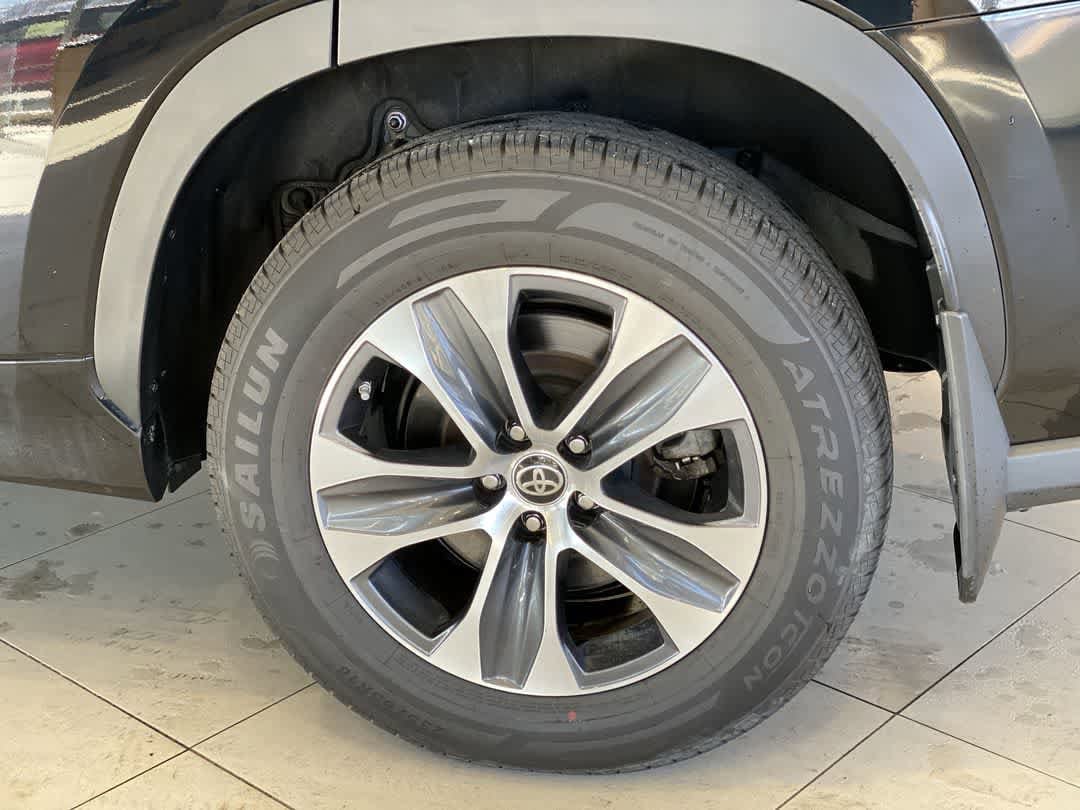 Thumbnail: 2024 Toyota Highlander - 13