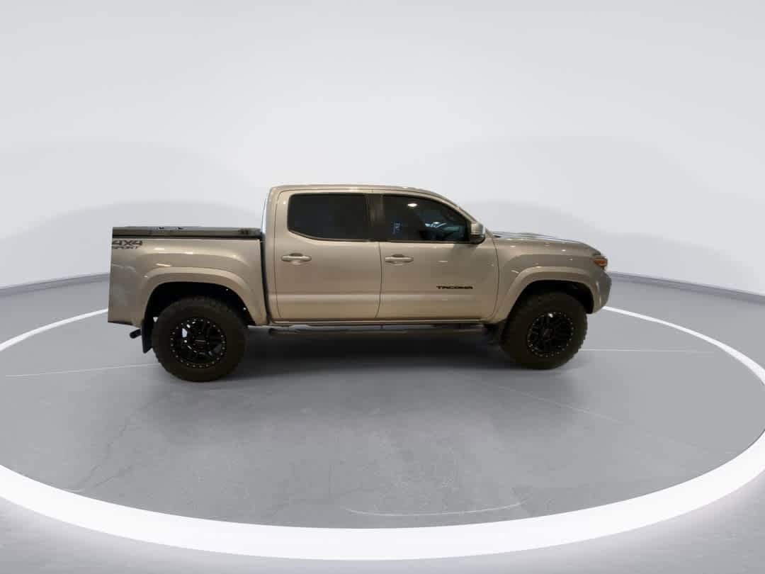 Thumbnail: 2020 Toyota Tacoma - 9