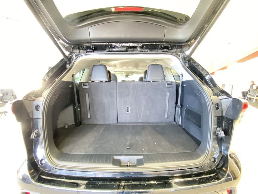 Thumbnail: 2024 Toyota Highlander - 27