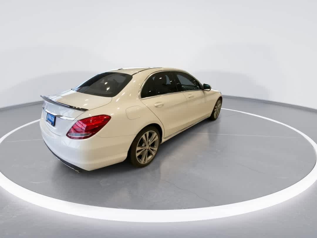 Thumbnail: 2015 Mercedes-Benz C-Class - 8