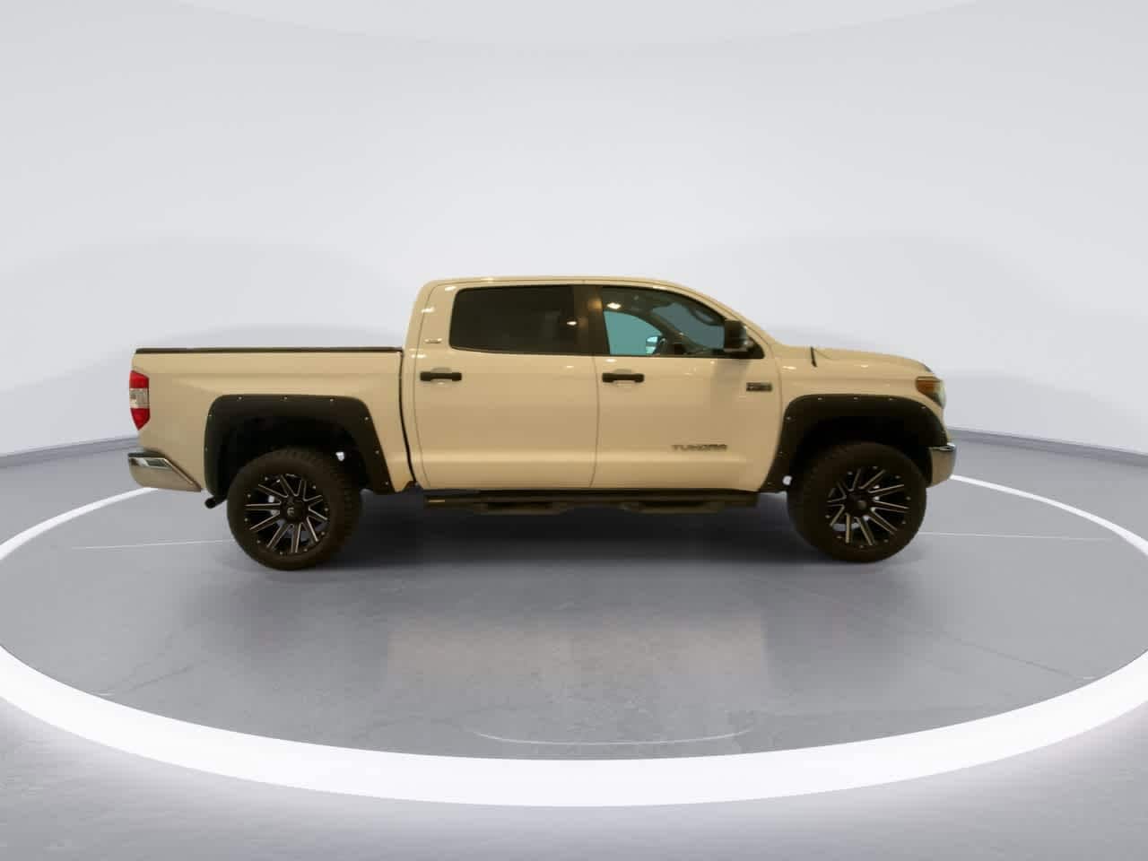 Thumbnail: 2019 Toyota Tundra - 9