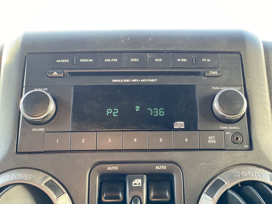 Thumbnail: 2015 Jeep Wrangler - 18