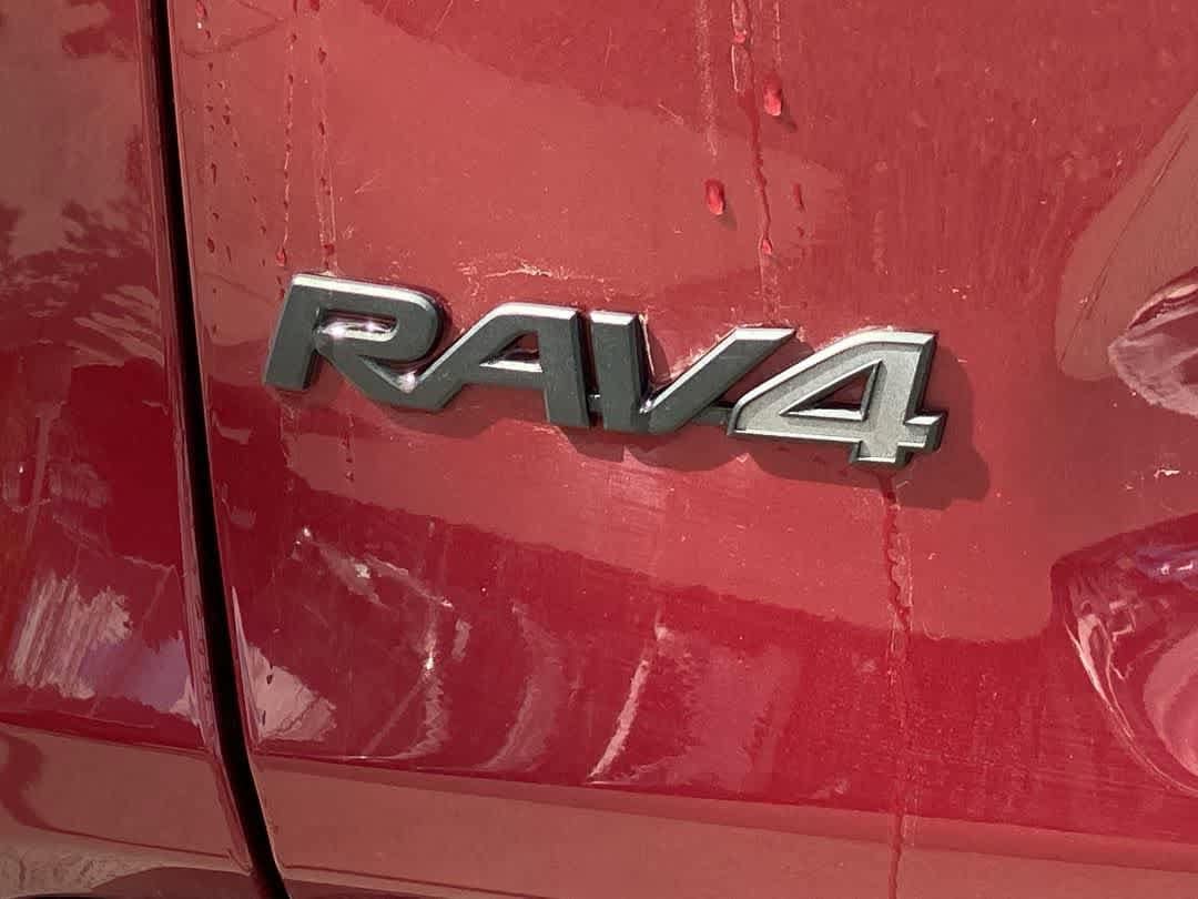 Thumbnail: 2022 Toyota RAV4 - 11