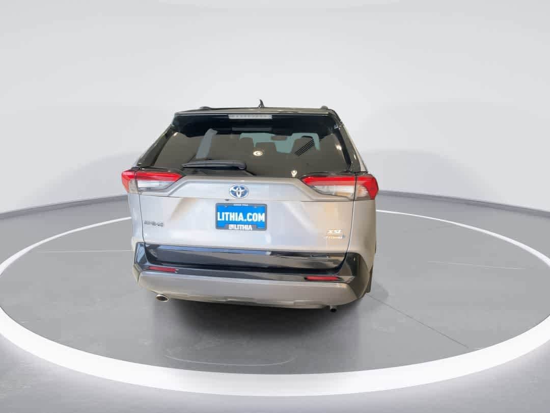 Thumbnail: 2021 Toyota RAV4 - 7