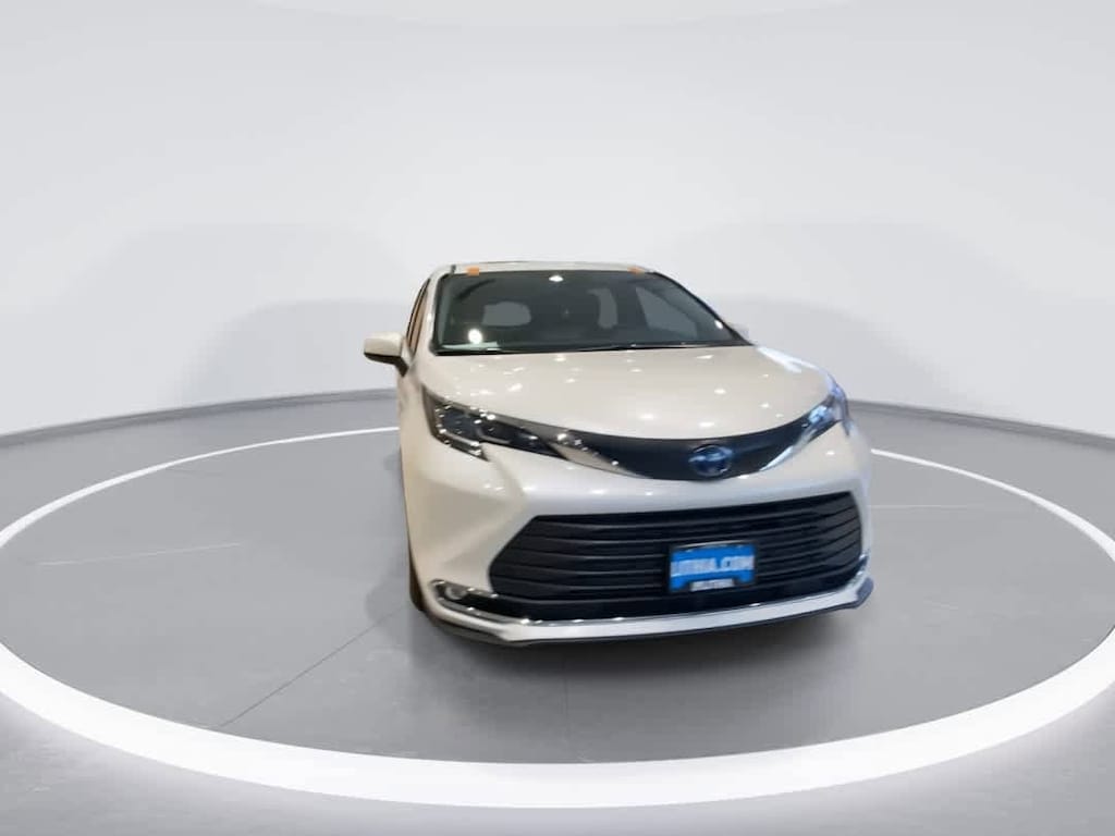 Certified 2021 Toyota Sienna XLE 7 Passenger Van