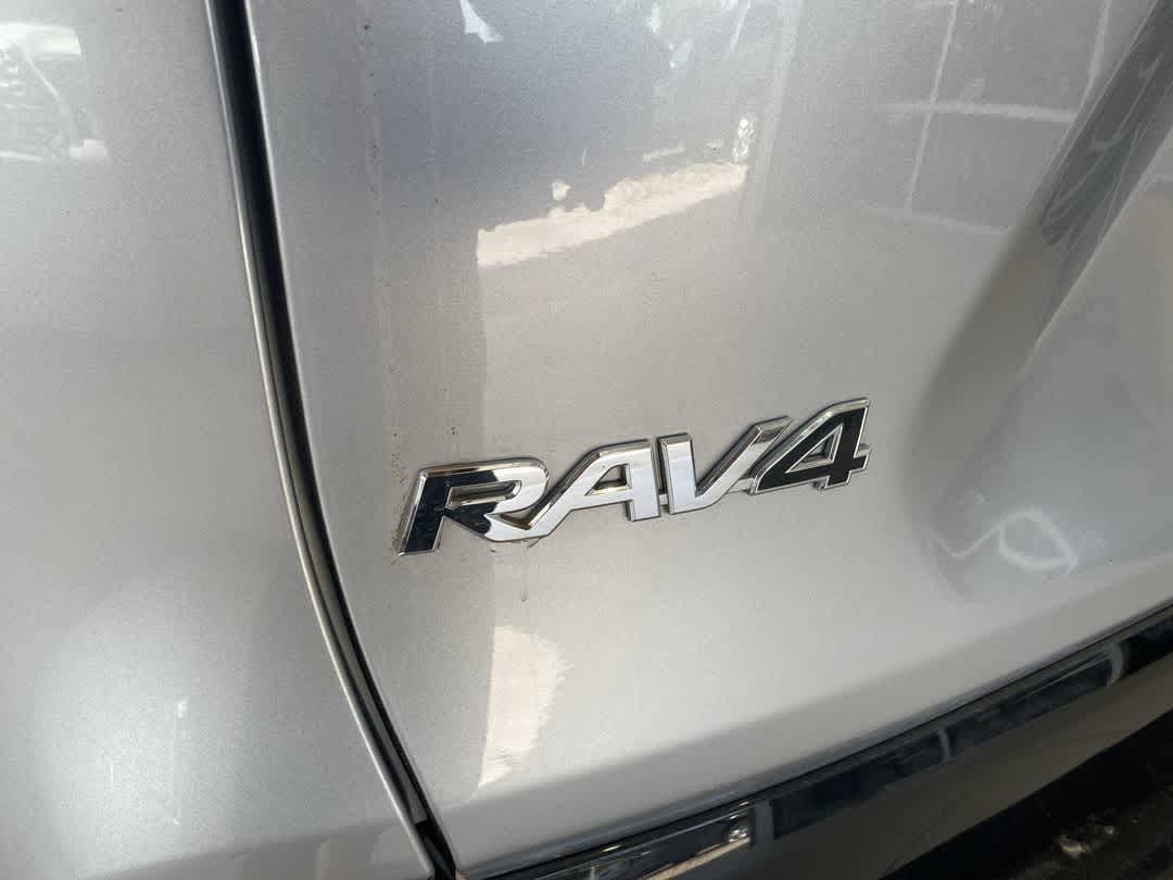 Thumbnail: 2022 Toyota RAV4 - 11