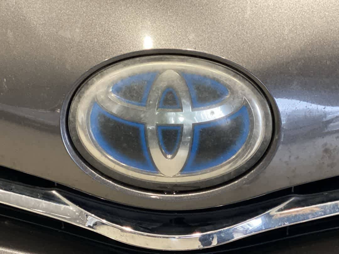 Thumbnail: 2013 Toyota Prius v - 10