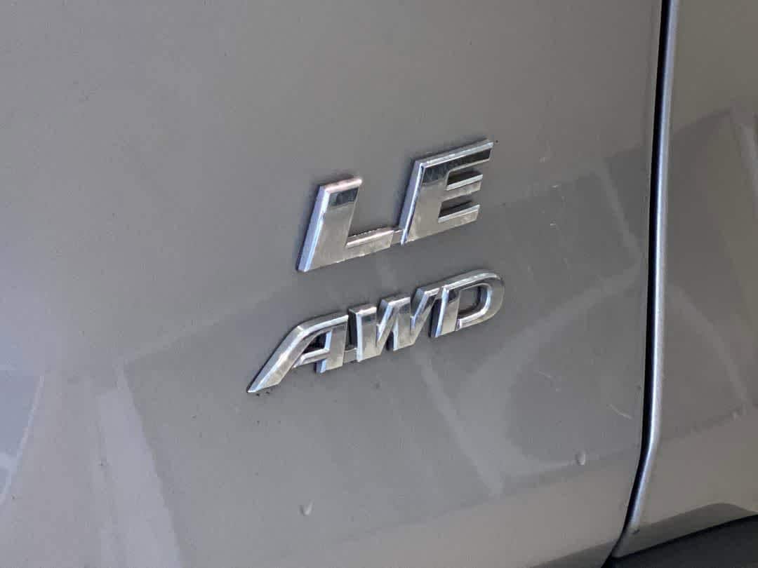 Thumbnail: 2020 Toyota RAV4 - 12