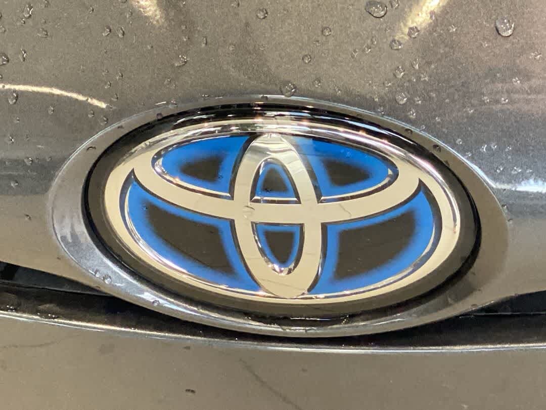Thumbnail: 2018 Toyota Prius - 10