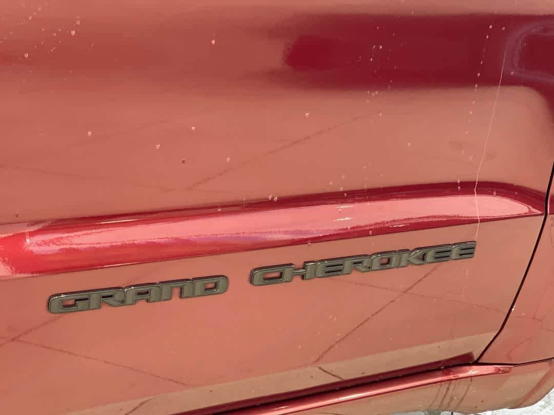 Thumbnail: 2017 Jeep Grand Cherokee - 12