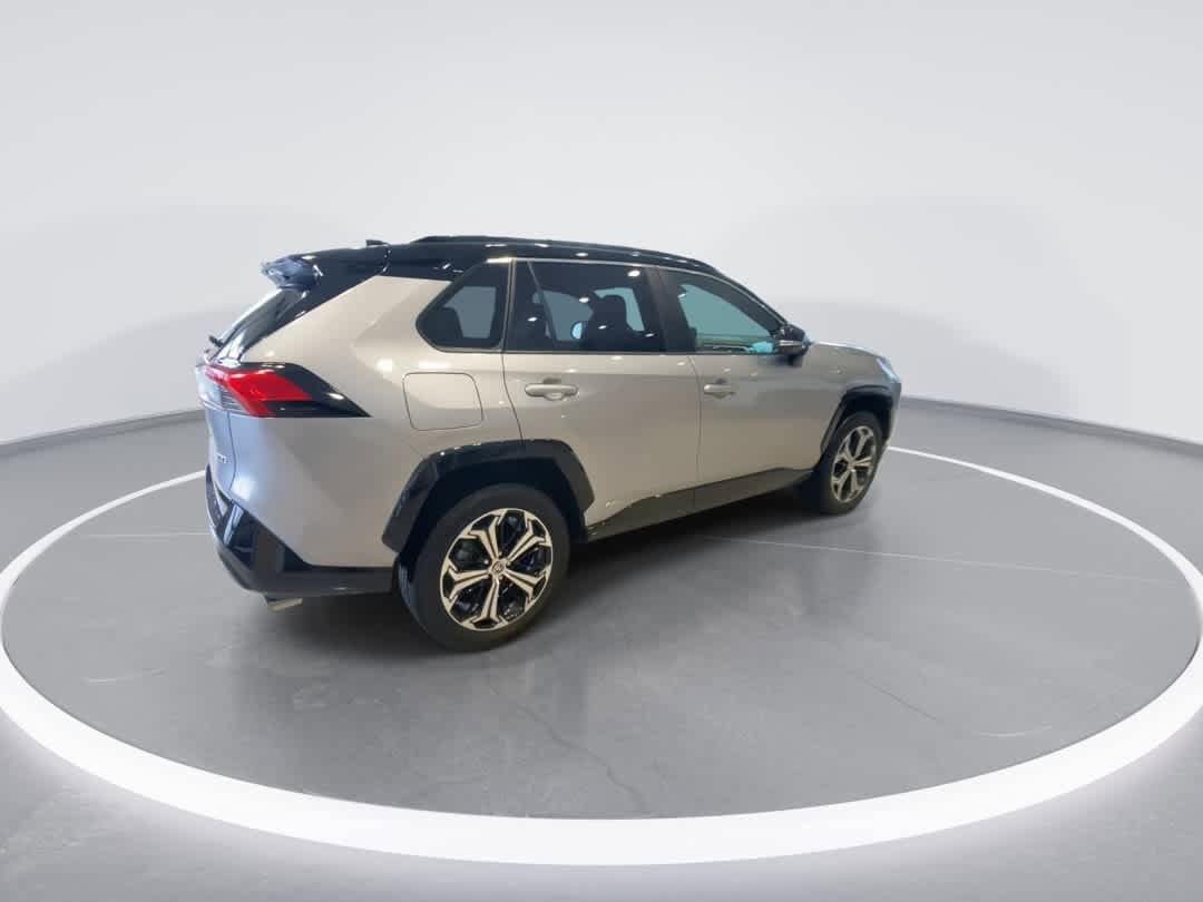 Thumbnail: 2023 Toyota RAV4 - 8