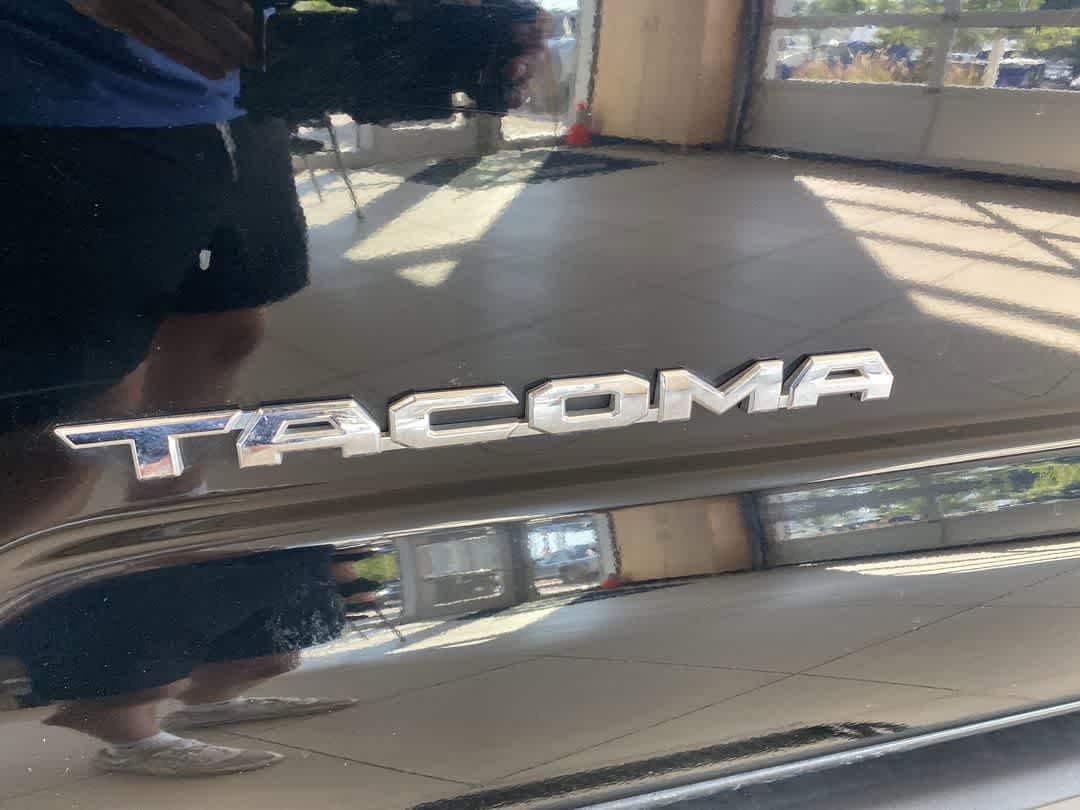 Thumbnail: 2020 Toyota Tacoma - 10