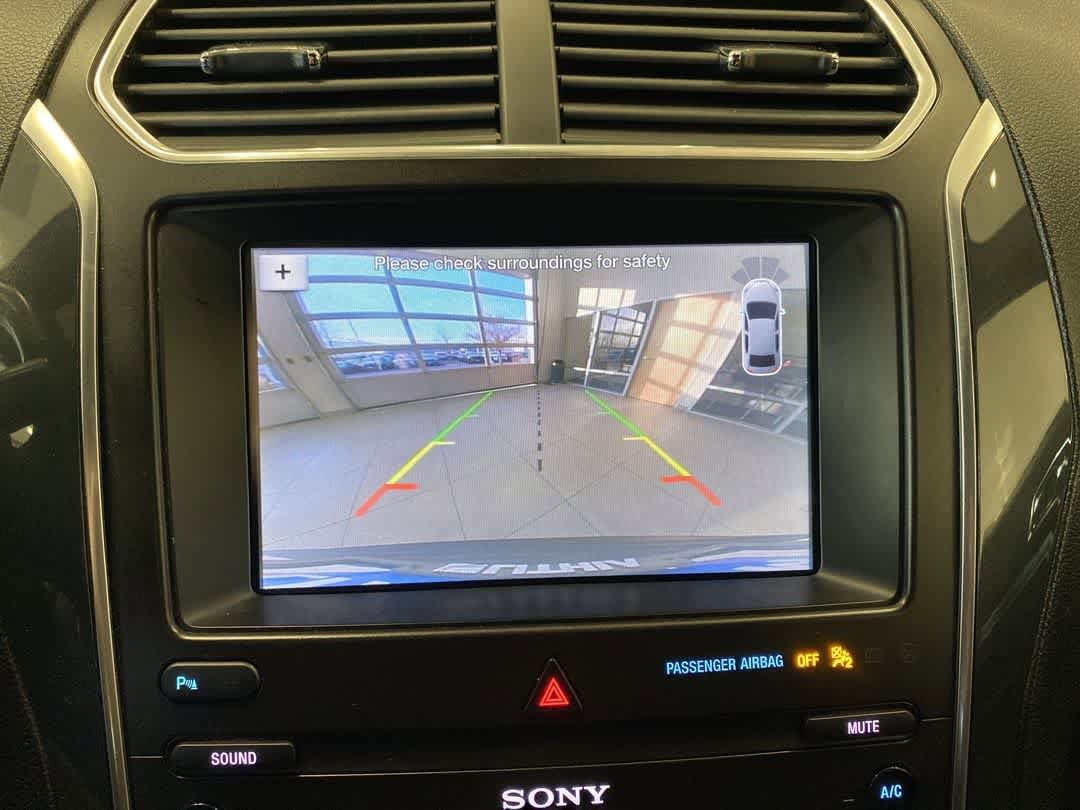 Thumbnail: 2019 Ford Explorer - 17