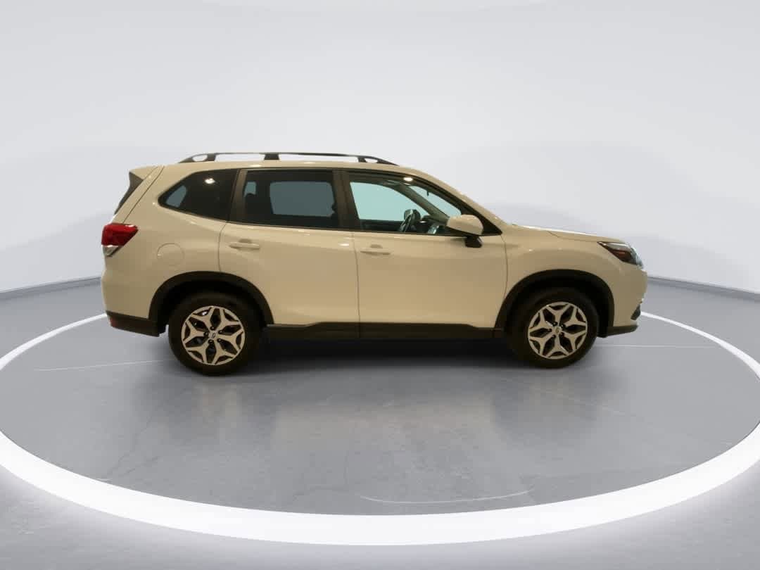 Thumbnail: 2022 Subaru Forester - 9