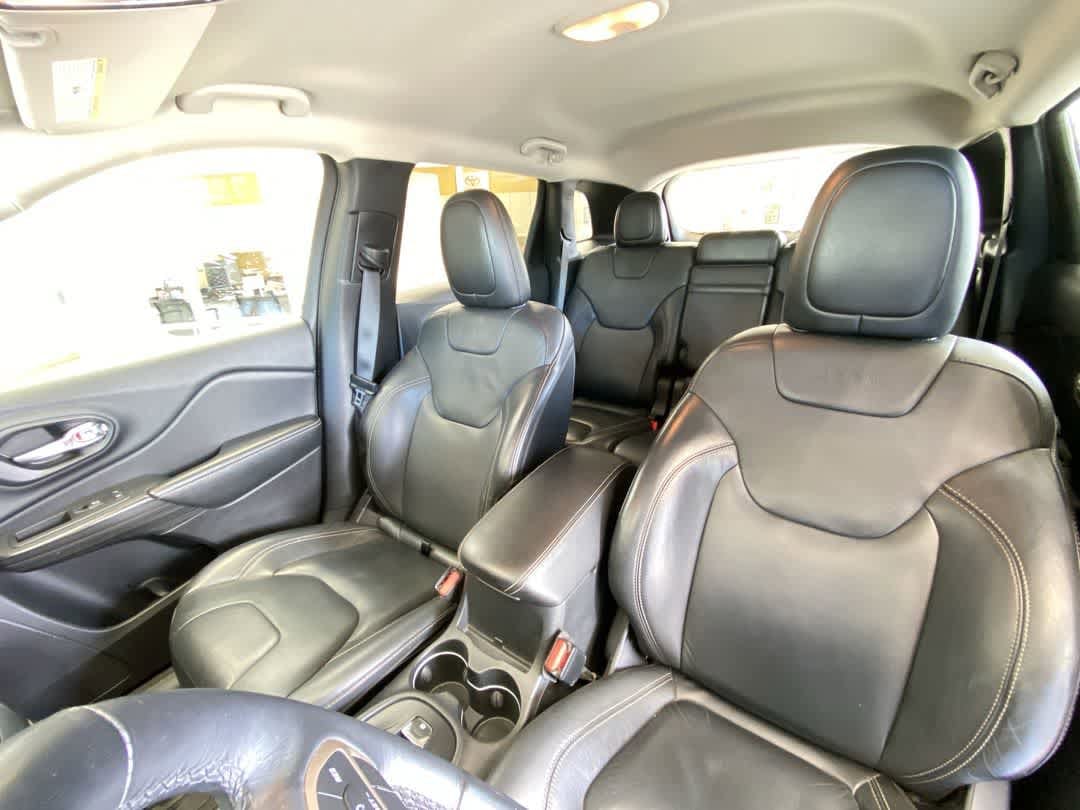 Thumbnail: 2016 Jeep Cherokee - 14