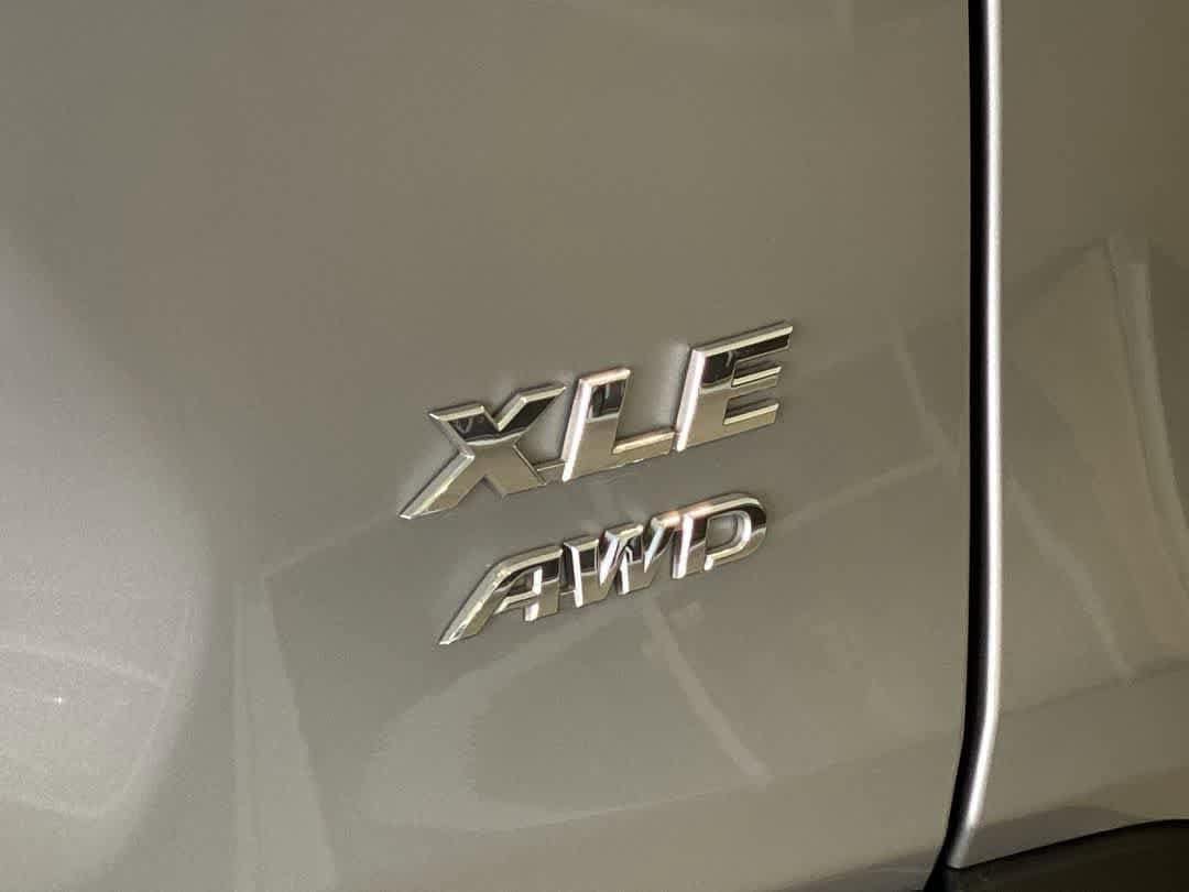 Thumbnail: 2025 Toyota RAV4 - 12