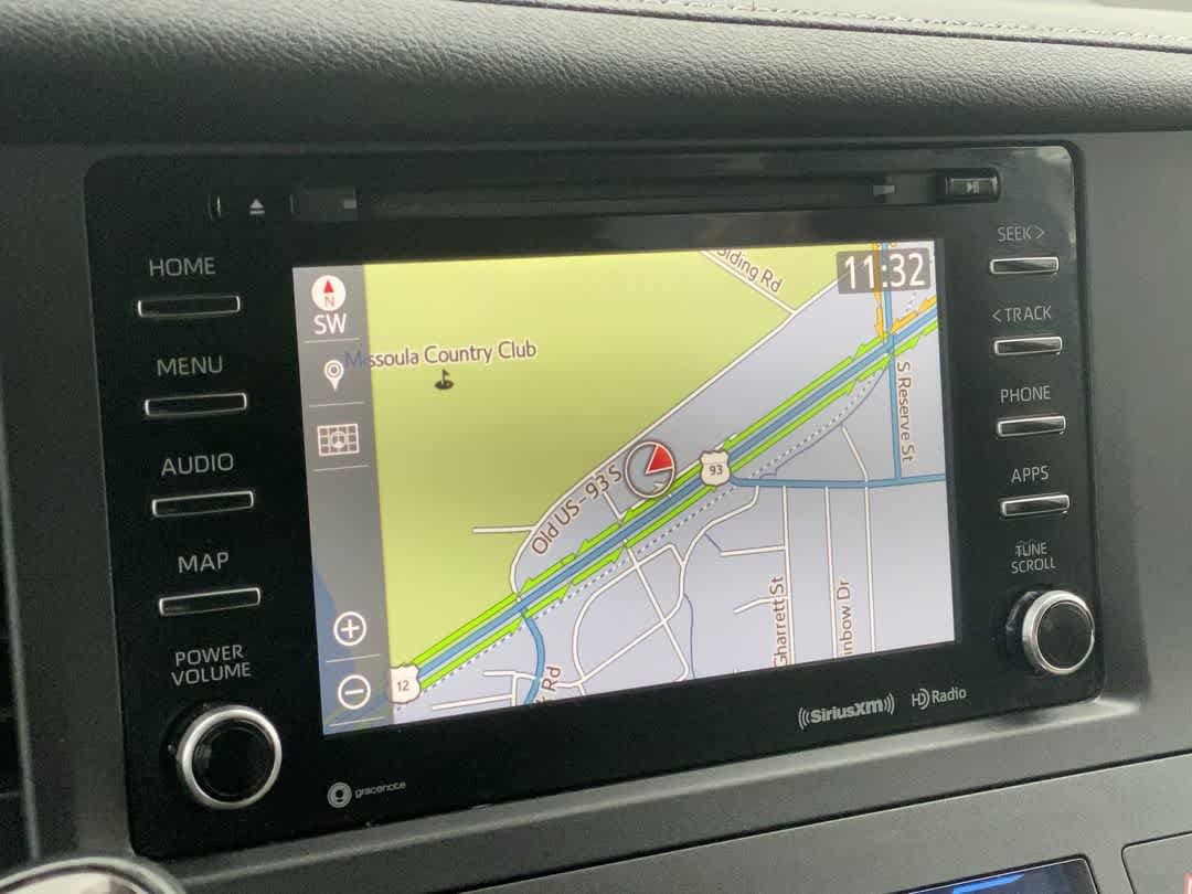 Thumbnail: 2020 Toyota Sienna - 18