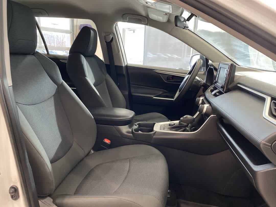 Thumbnail: 2021 Toyota RAV4 - 23