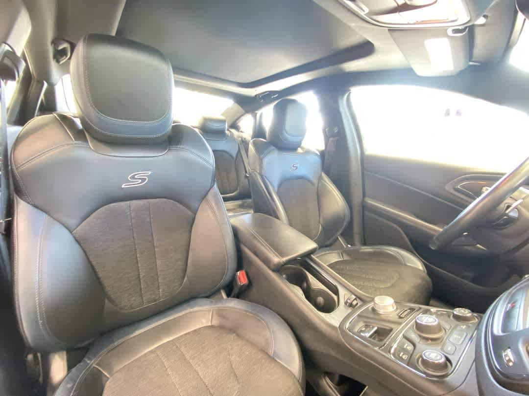 Thumbnail: 2015 Chrysler 200 - 27