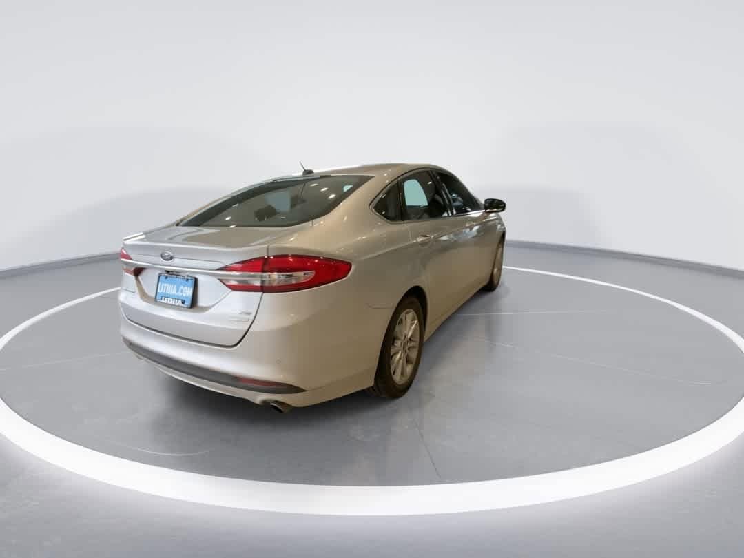 Thumbnail: 2017 Ford Fusion - 8