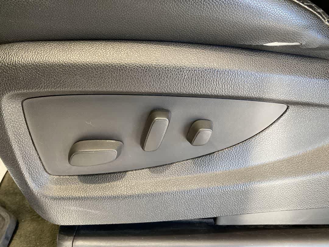 Thumbnail: 2015 Chevrolet Tahoe - 14