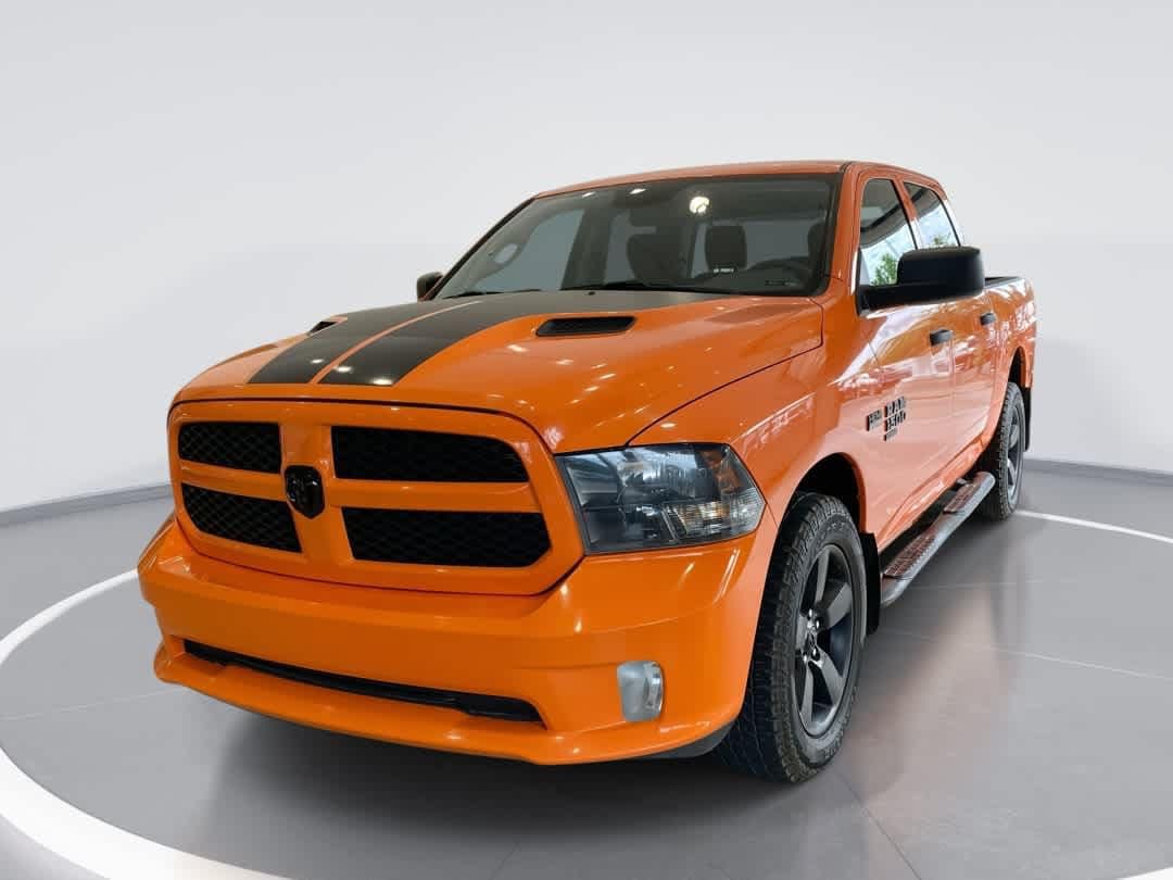 2019 RAM 1500 Classic Express Crew Cab 4x4 5'7's photo