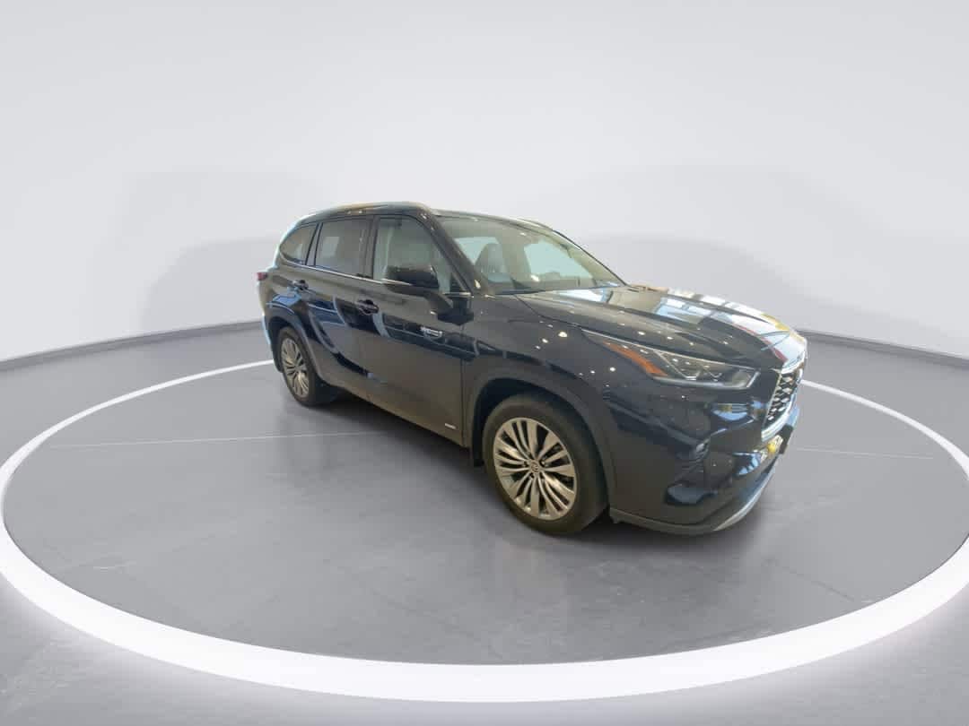 Thumbnail: 2021 Toyota Highlander - 2