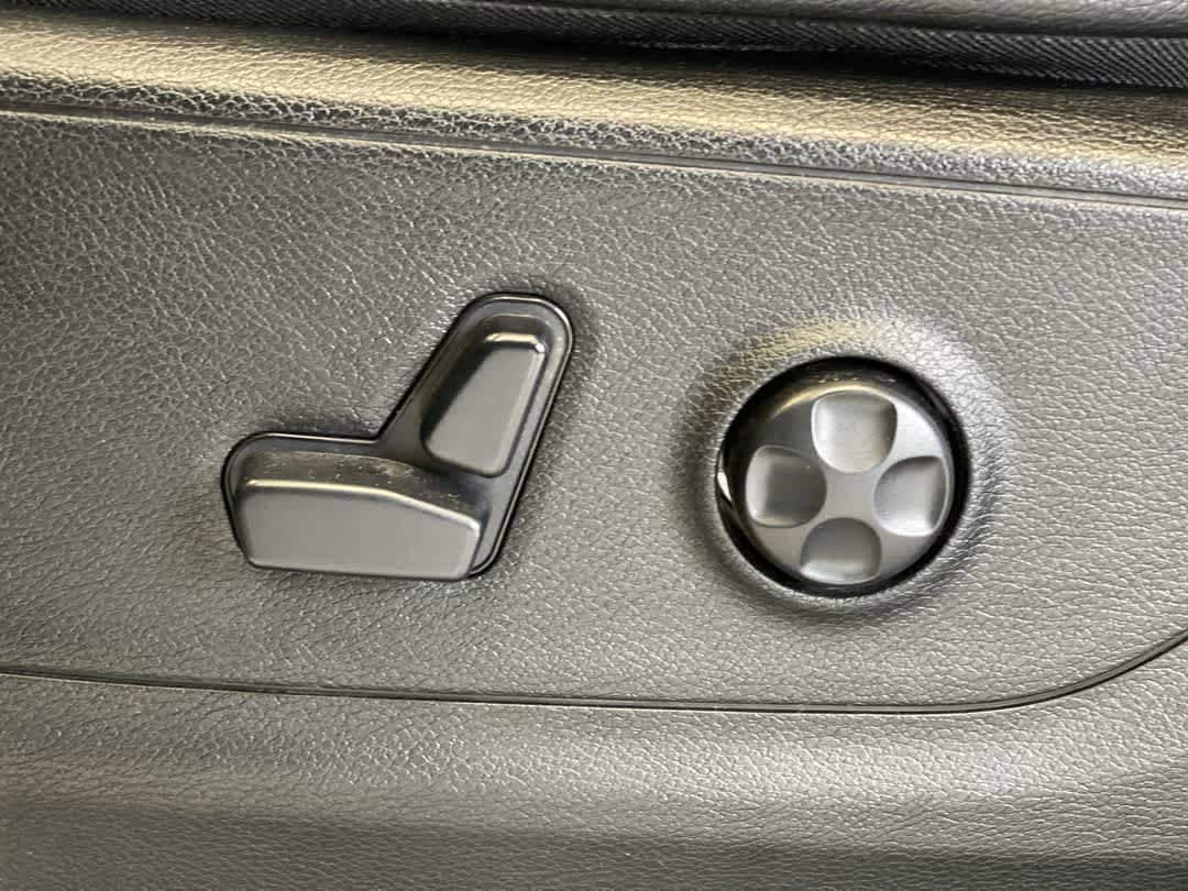 Thumbnail: 2020 RAM 1500 - 15