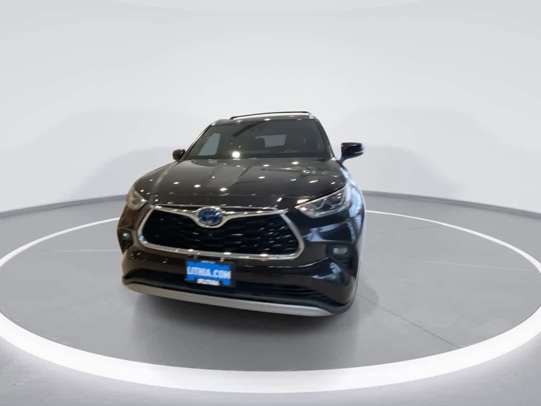 Thumbnail: 2020 Toyota Highlander - 3