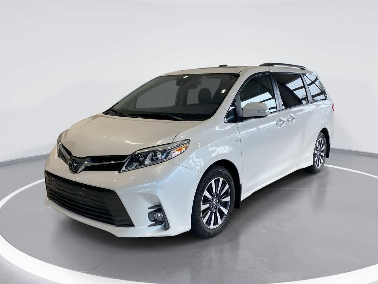 Thumbnail: 2020 Toyota Sienna - 1