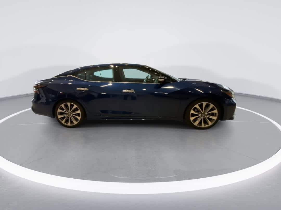 Thumbnail: 2019 Nissan Maxima - 9