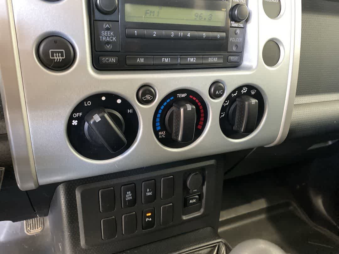 Thumbnail: 2008 Toyota FJ Cruiser - 17