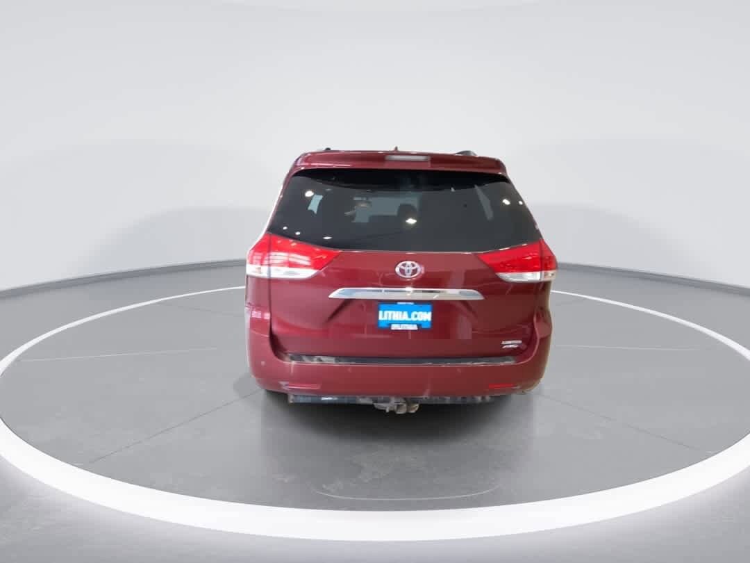 Thumbnail: 2014 Toyota Sienna - 7