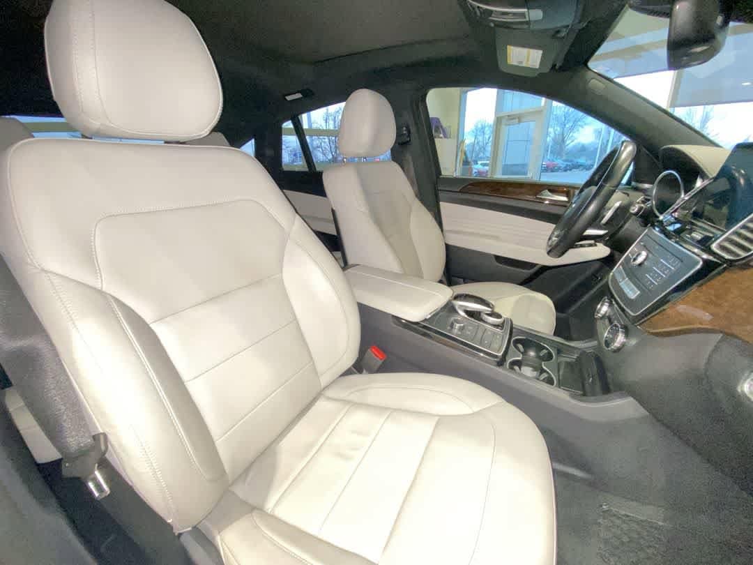 Thumbnail: 2016 Mercedes-Benz GLE - 27