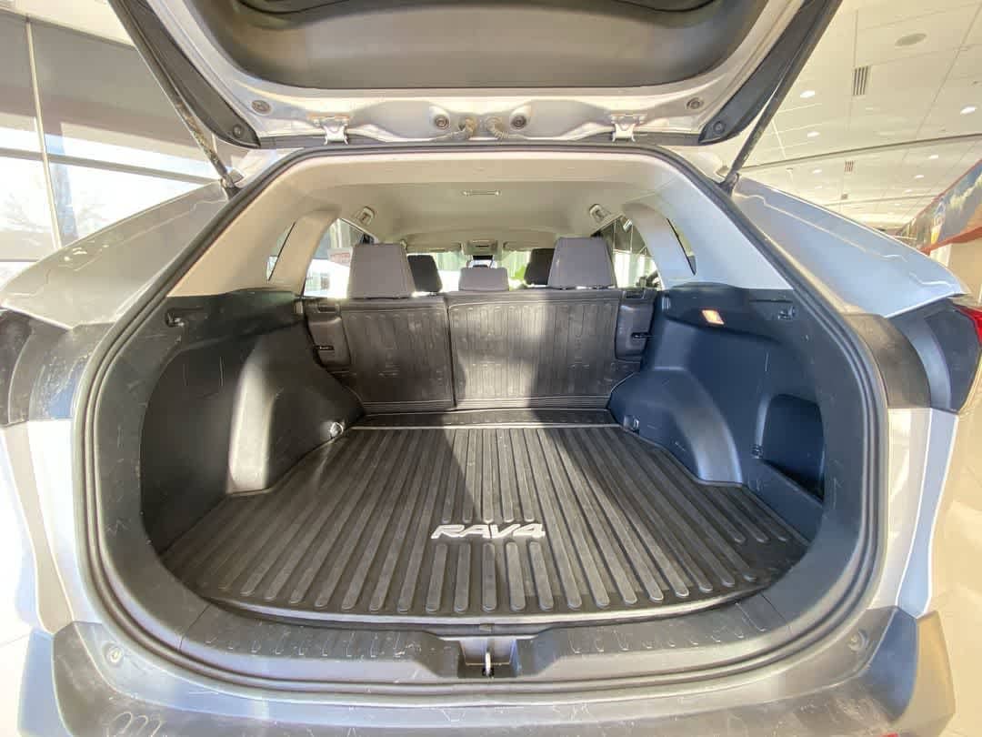 Thumbnail: 2019 Toyota RAV4 - 25