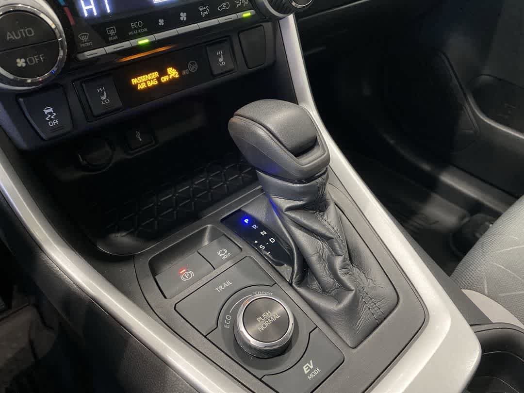 Thumbnail: 2021 Toyota RAV4 - 19