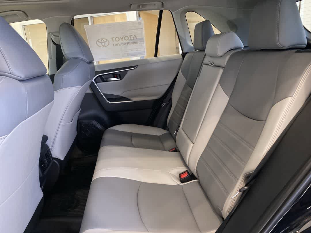 Thumbnail: 2025 Toyota RAV4 - 22