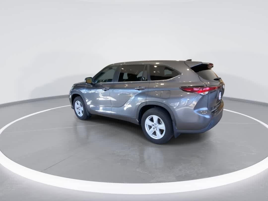 Thumbnail: 2024 Toyota Highlander - 6