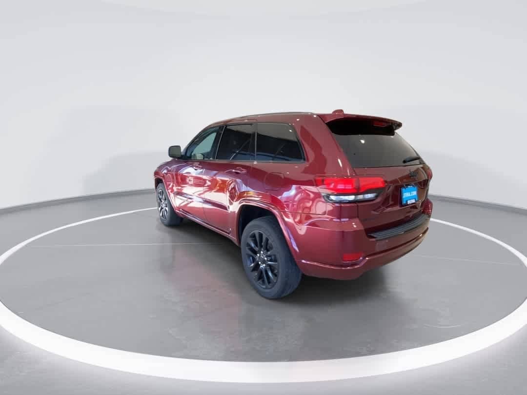 Thumbnail: 2017 Jeep Grand Cherokee - 6