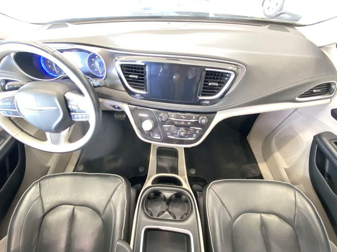 Thumbnail: 2018 Chrysler Pacifica - 24