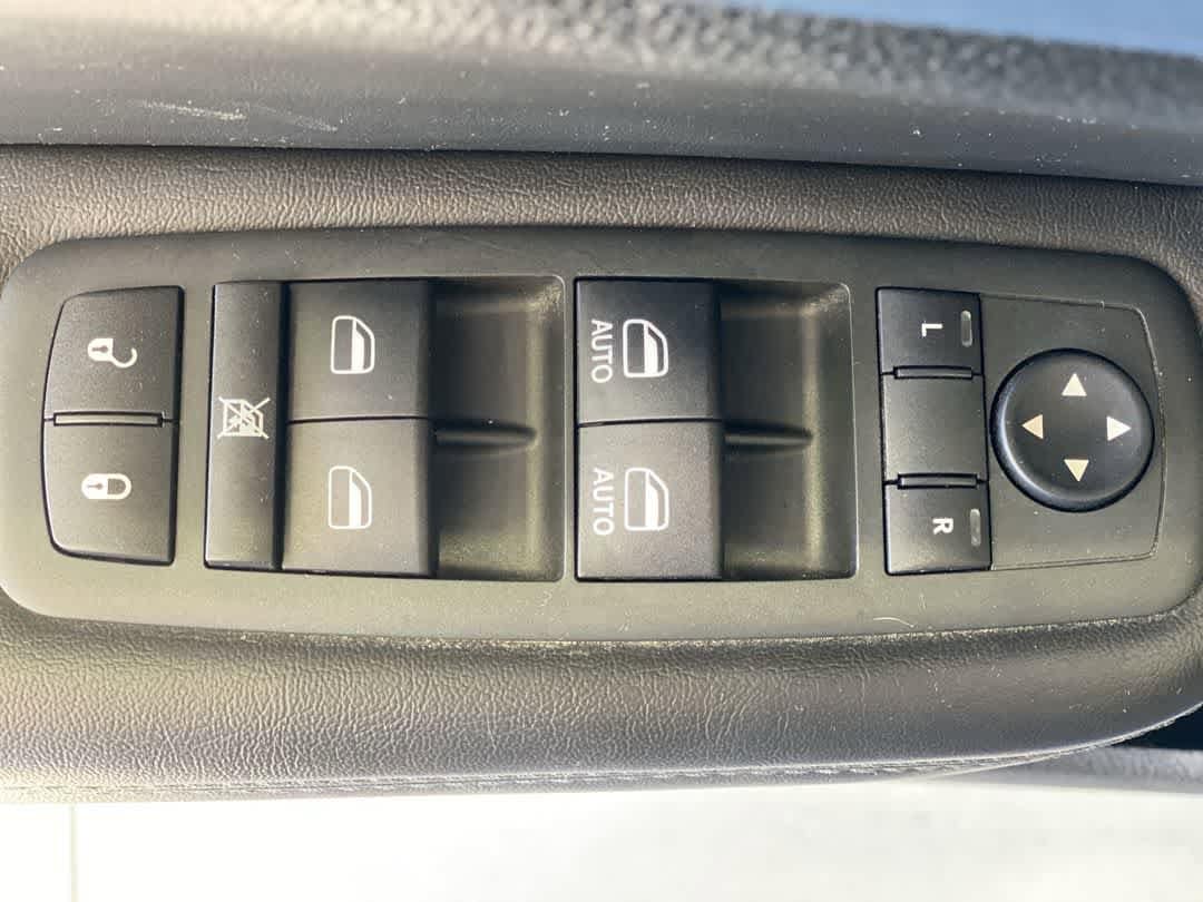 Thumbnail: 2015 Chrysler 200 - 16