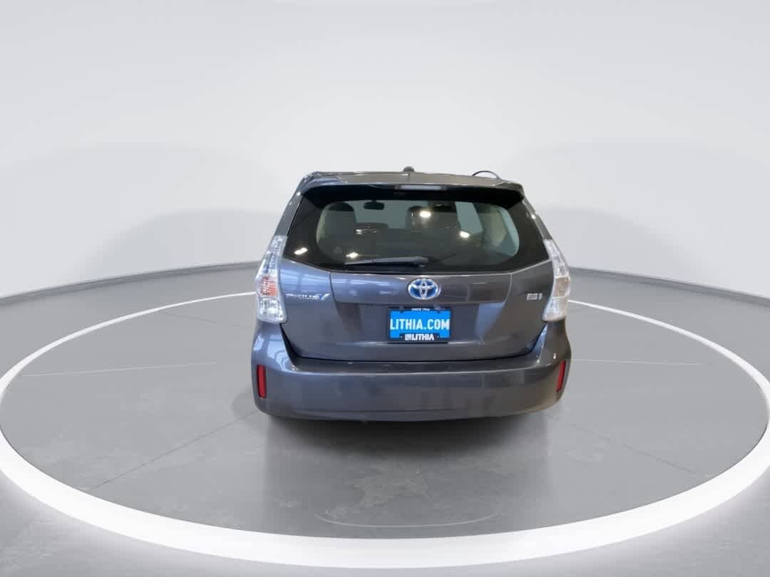 Thumbnail: 2013 Toyota Prius v - 7