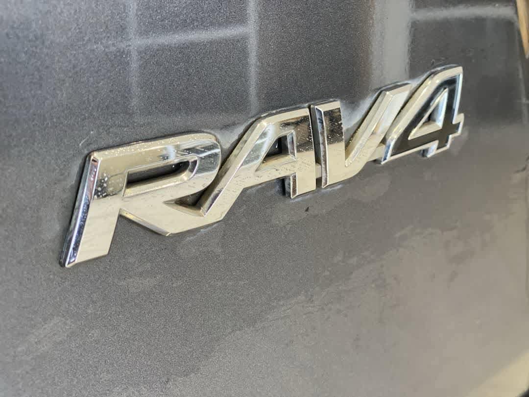 Thumbnail: 2018 Toyota RAV4 - 10