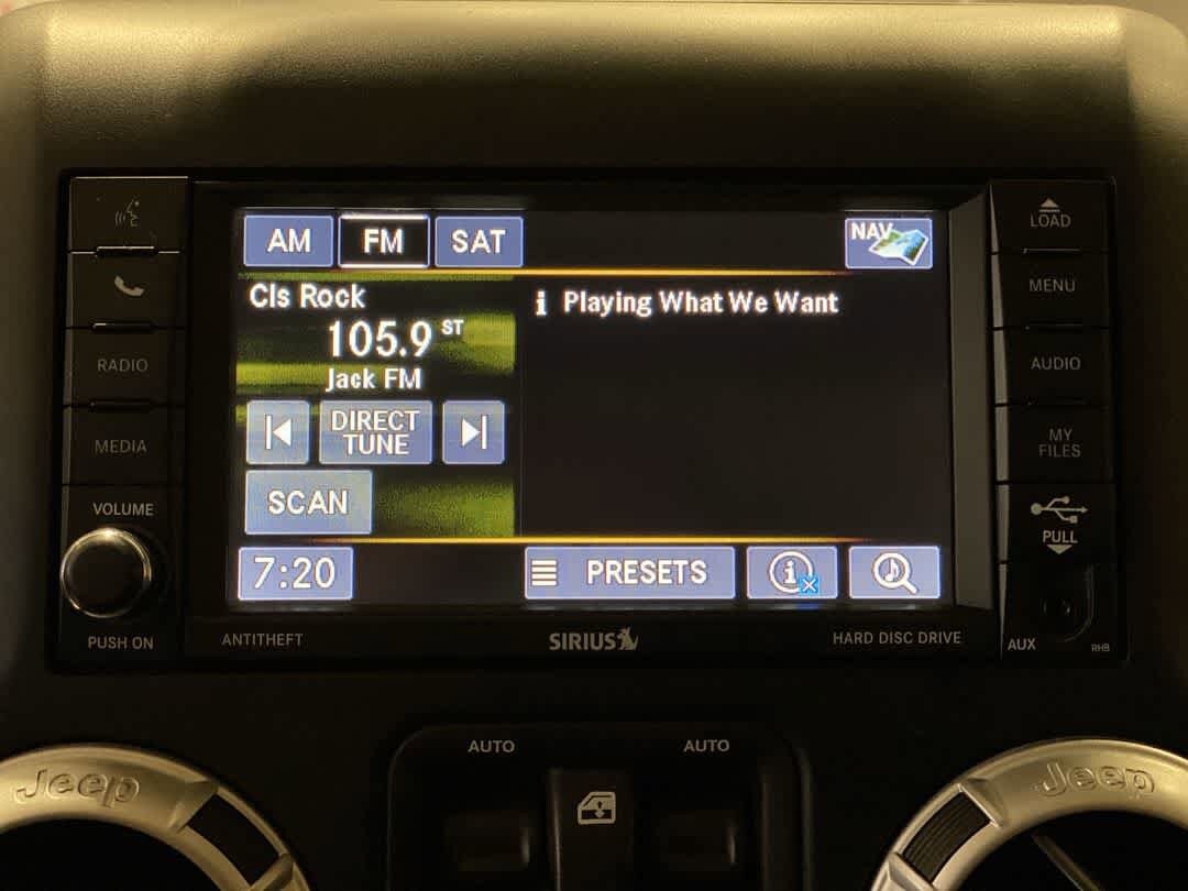 Thumbnail: 2015 Jeep Wrangler - 18